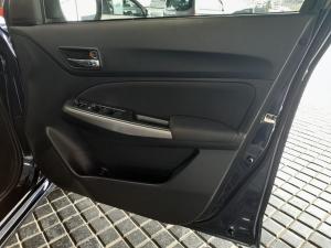 Suzuki Swift 1.2 GLX manual - Image 12