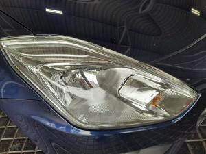 Suzuki Swift 1.2 GLX manual - Image 15