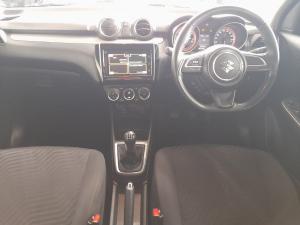 Suzuki Swift 1.2 GLX manual - Image 17