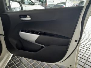 Kia Picanto 1.0 Street auto - Image 12