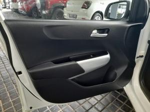 Kia Picanto 1.0 Street auto - Image 13
