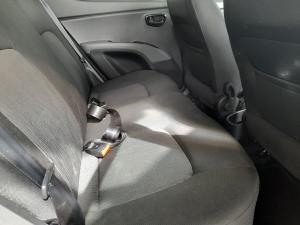 Hyundai i10 1.25 Fluid - Image 10
