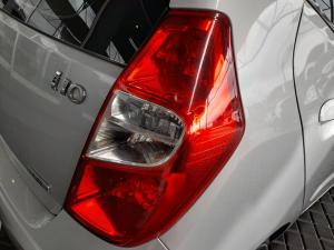 Hyundai i10 1.25 Fluid - Image 16