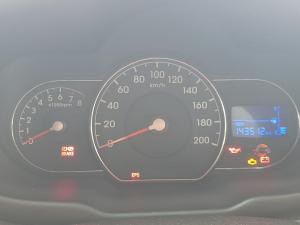 Hyundai i10 1.25 Fluid - Image 20