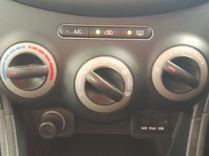 Hyundai i10 1.25 Fluid - Image 22