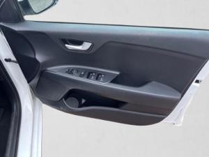 Kia Rio hatch 1.4 EX auto - Image 11