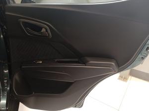 Mahindra XUV300 1.2T W6 - Image 8