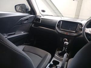 Mahindra XUV300 1.2T W6 - Image 9