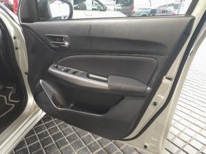 Suzuki Swift 1.2 GLX auto - Image 12