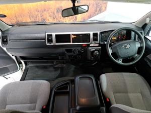 Toyota Hiace 2.5D-4D bus 14-seater GL - Image 6