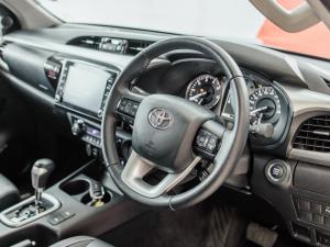 Toyota Hilux 2.8GD-6 48V double cab Raider - Image 8