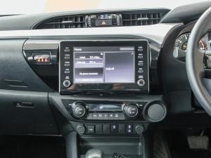 Toyota Hilux 2.8GD-6 48V double cab Raider - Image 10
