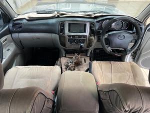 Toyota Land Cruiser 100 GX 4.5P - Image 4