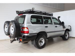 Toyota Land Cruiser 100 GX 4.5P - Image 2