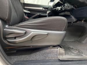 Toyota Hilux 2.8GD-6 double cab 4x4 Raider auto - Image 18