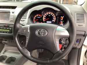 Toyota Hilux 3.0D-4D double cab Raider Dakar edition auto - Image 8