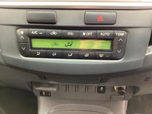 Toyota Hilux 3.0D-4D double cab Raider Dakar edition auto - Image 15