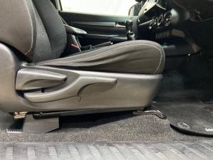 Toyota Hilux 2.8GD-6 Xtra cab 4x4 Legend manual - Image 18