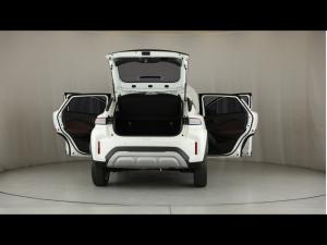 Toyota Starlet Cross 1.5 XS auto - Image 24