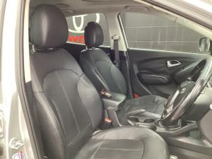Hyundai ix35 2.0CRDi Elite - Image 17