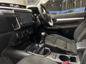 Toyota Hilux 2.4GD-6 double cab Raider manual - Image 7