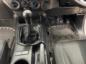 Toyota Hilux 2.4GD-6 double cab Raider manual - Image 13