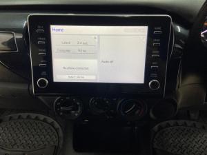 Toyota Hilux 2.4GD-6 double cab Raider manual - Image 14