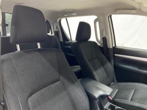 Toyota Hilux 2.4GD-6 double cab Raider manual - Image 17