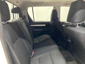 Toyota Hilux 2.4GD-6 double cab Raider manual - Image 18