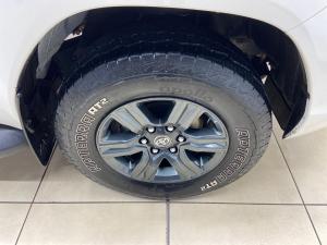 Toyota Hilux 2.4GD-6 double cab Raider manual - Image 21