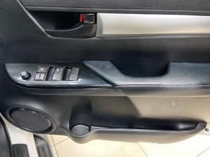 Toyota Hilux 2.4GD-6 double cab Raider manual - Image 27