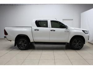 Toyota Hilux 2.4GD-6 double cab Raider manual - Image 3