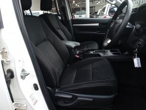 Toyota Hilux 2.4GD-6 double cab 4x4 Raider auto - Image 15