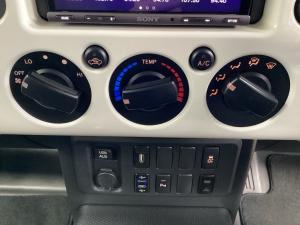 Toyota FJ Cruiser FJ Cruiser - Image 15