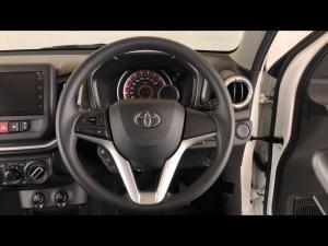 Toyota Vitz 1.0 XR auto - Image 8
