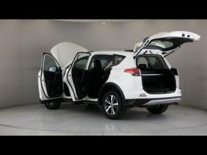 Toyota RAV4 2.0 GX auto - Image 25