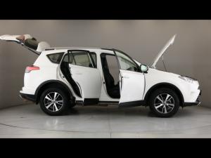 Toyota RAV4 2.0 GX auto - Image 30