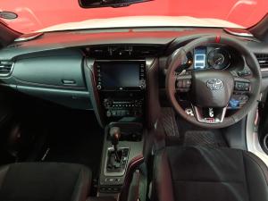 Toyota Fortuner 2.8GD-6 4X4 GR-S automatic - Image 6