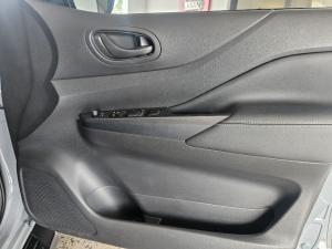 Nissan Navara 2.5DDTI PRO-2X automatic D/C - Image 13