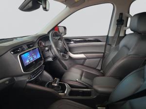 L D V T60 MAX Luxe 4X4 automatic D/C - Image 3