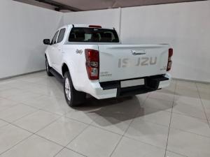 Isuzu D-Max 3.0TD double cab LS 4x4 manual - Image 17