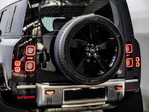 Land Rover Defender 110 D300 X - Image 10