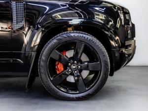 Land Rover Defender 110 D300 X - Image 4