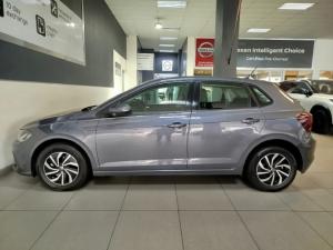 Volkswagen Polo hatch 1.0TSI Life auto - Image 10