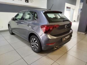 Volkswagen Polo hatch 1.0TSI Life auto - Image 12