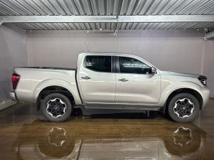 Nissan Navara 2.5DDTi double cab LE Plus - Image 10