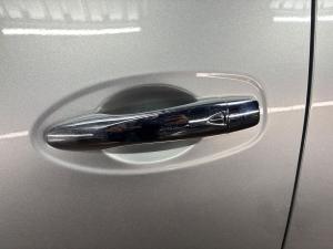 Nissan Navara 2.5DDTi double cab LE Plus - Image 22