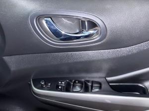 Nissan Navara 2.5DDTi double cab LE Plus - Image 28