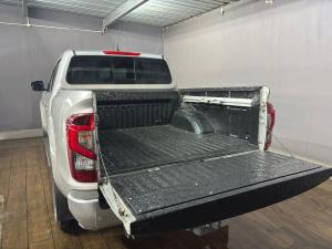 Nissan Navara 2.5DDTi double cab LE Plus - Image 8