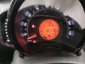 Toyota Aygo 1.0 - Image 12